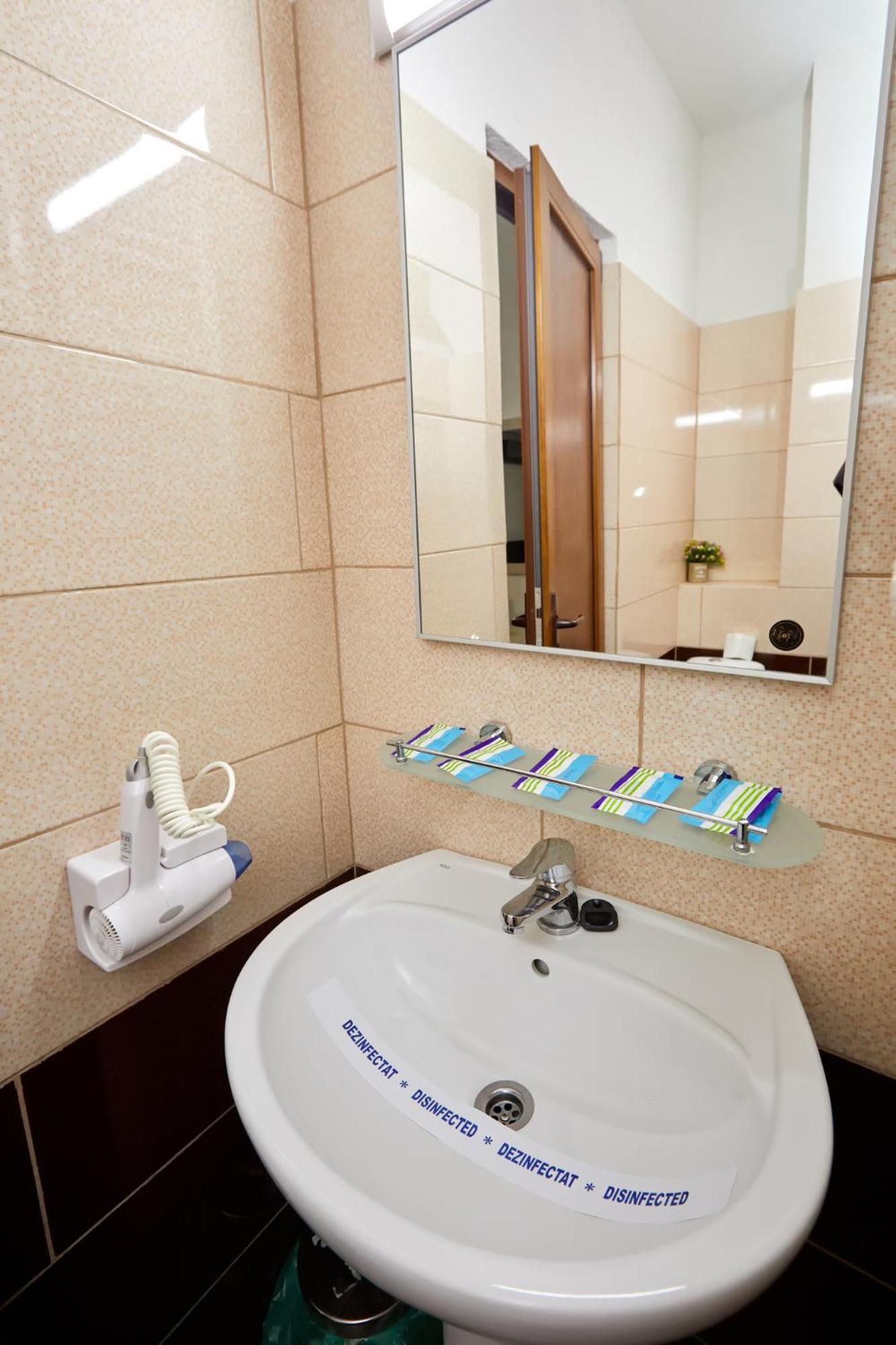 Hotel Coralis 艾福雷诺德 外观 照片