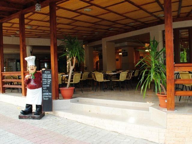 Hotel Coralis 艾福雷诺德 外观 照片