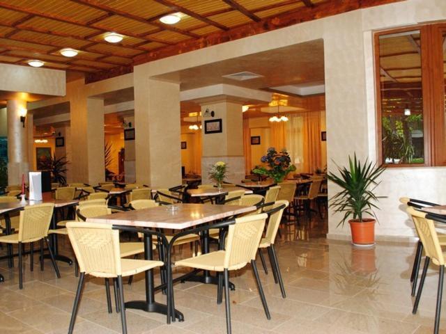Hotel Coralis 艾福雷诺德 外观 照片