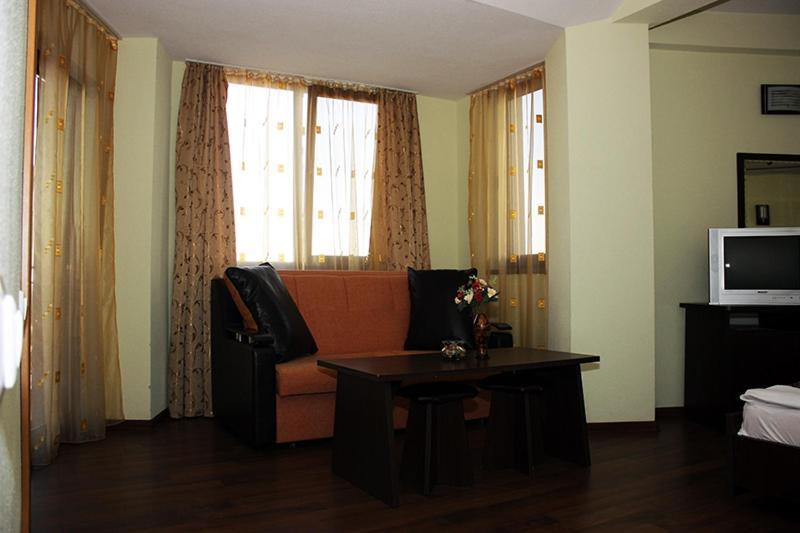 Hotel Coralis 艾福雷诺德 外观 照片